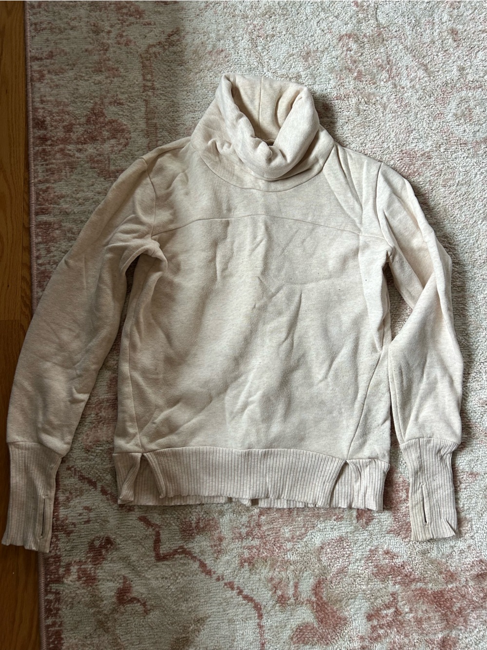 ALO Yoga Women's Cream Turtleneck Sweatshirt